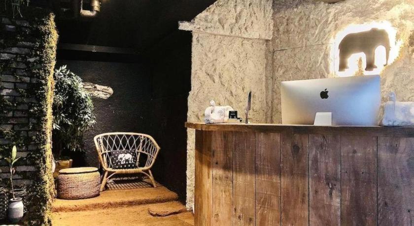 Hotel Elephant Busan Bagian luar foto